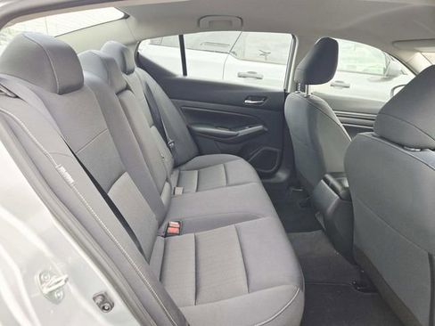 Used 2022 Nissan Altima 2.5 S FWD image 11