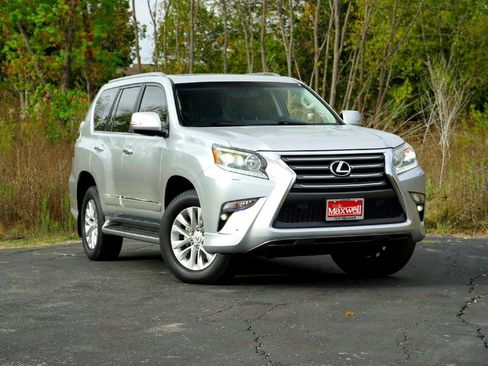 Used 2017 Lexus GX 460 image 2