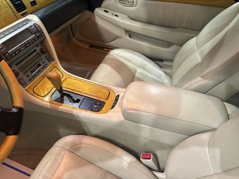 Used 2004 Lexus SC 430 Convertible image 12