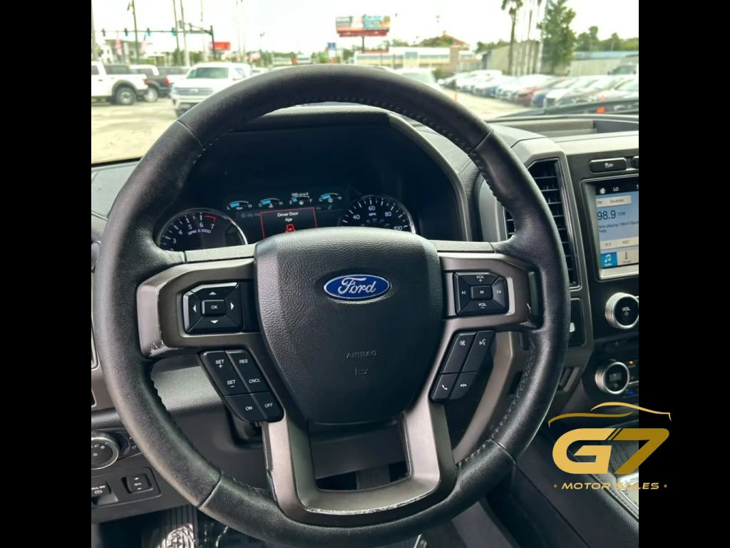 Used 2018 Ford Expedition XLT w/ Equipment Group 202A RWD image 14