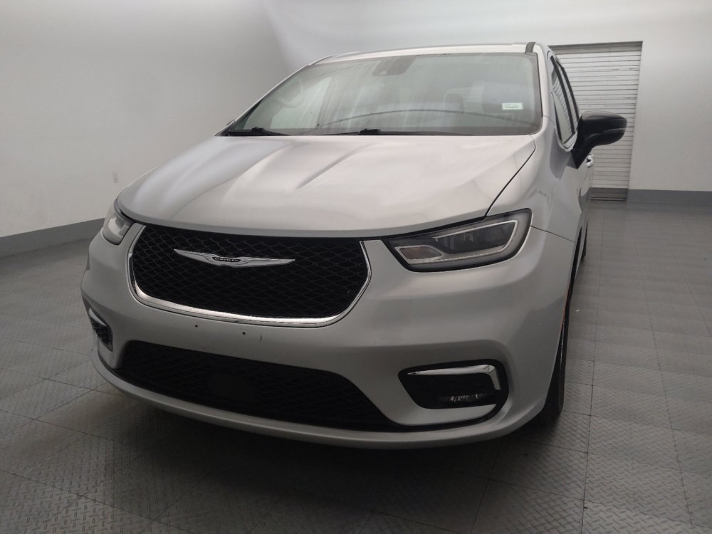 Used 2024 Chrysler Pacifica Touring-L FWD image 15