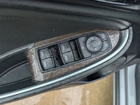 Used 2024 Chevrolet Malibu LT FWD image 21