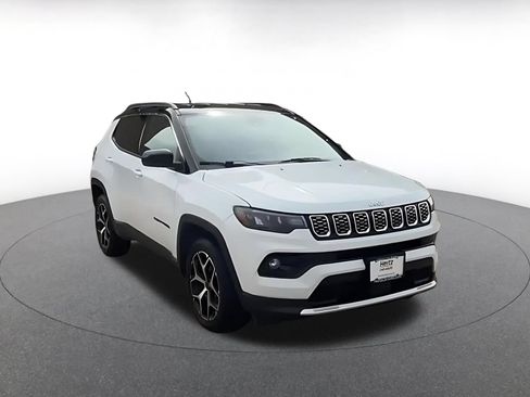 Used 2025 Jeep Compass Limited AWD/4WD image 3