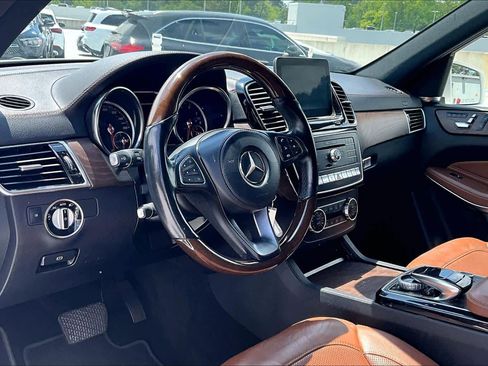 Used 2019 Mercedes-Benz GLS 550 4MATIC image 17
