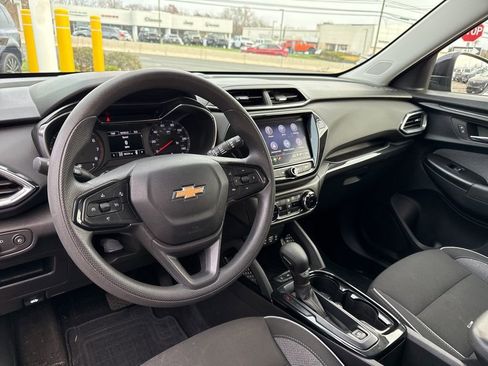 Used 2023 Chevrolet TrailBlazer LT w/ Convenience Package image 34