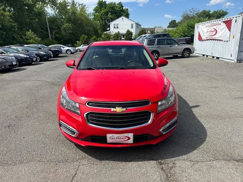Used 2015 Chevrolet Cruze LT FWD image 2