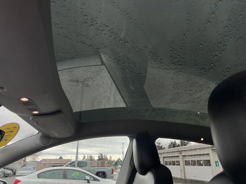 Used 2023 Tesla Model Y Performance image 28