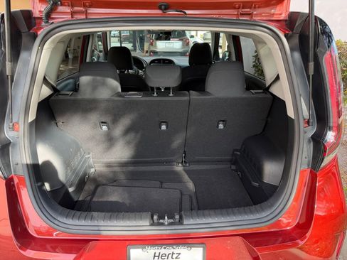 Used 2025 Kia Soul LX w/ LX Technology Package image 25
