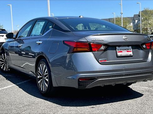 Used 2024 Nissan Altima 2.5 SV image 11