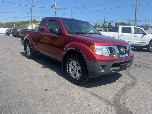 Used 2013 Nissan Frontier SV w/ SV Value Truck Pkg AWD/4WD image 4