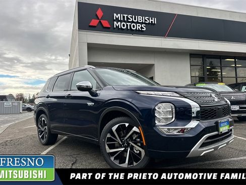 New 2025 Mitsubishi Outlander SEL image 1