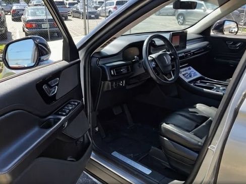 Used 2021 Lincoln Aviator AWD w/ Elements Package image 4