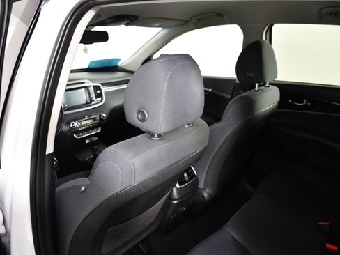 Used 2019 Kia Sorento FWD w/ LX Convenience Package image 45