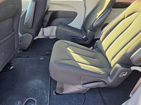Used 2023 Chrysler Voyager LX FWD image 12