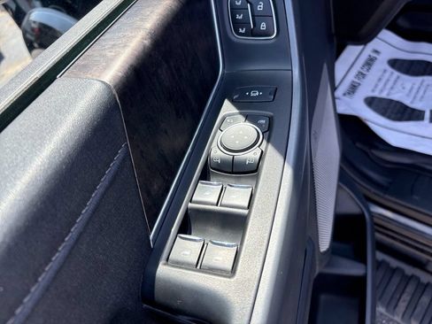 Used 2023 Ford F250 Lariat w/ Lariat Ultimate Package AWD/4WD image 28