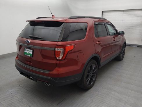 Used 2018 Ford Explorer XLT w/ Equipment Group 202A FWD image 9