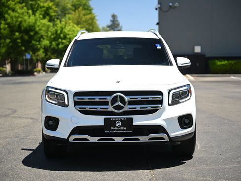 Used 2021 Mercedes-Benz GLB 250 4MATIC image 2