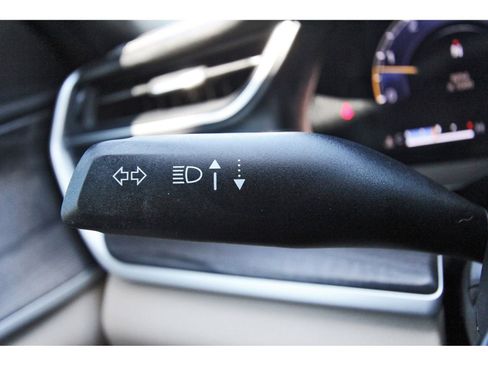 Used 2023 Jeep Grand Cherokee L Limited w/ Black Appearance Package image 21