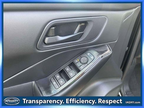 Certified 2024 Nissan Rogue S image 17