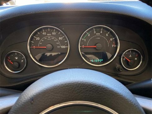 Used 2017 Jeep Wrangler Unlimited Sahara image 16