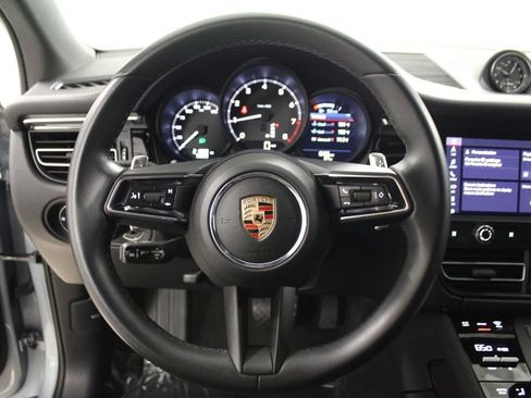 Certified 2025 Porsche Macan AWD/4WD image 21