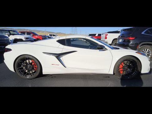 Used 2024 Chevrolet Corvette Z06 w/ Stealth Interior Trim Package RWD image 7