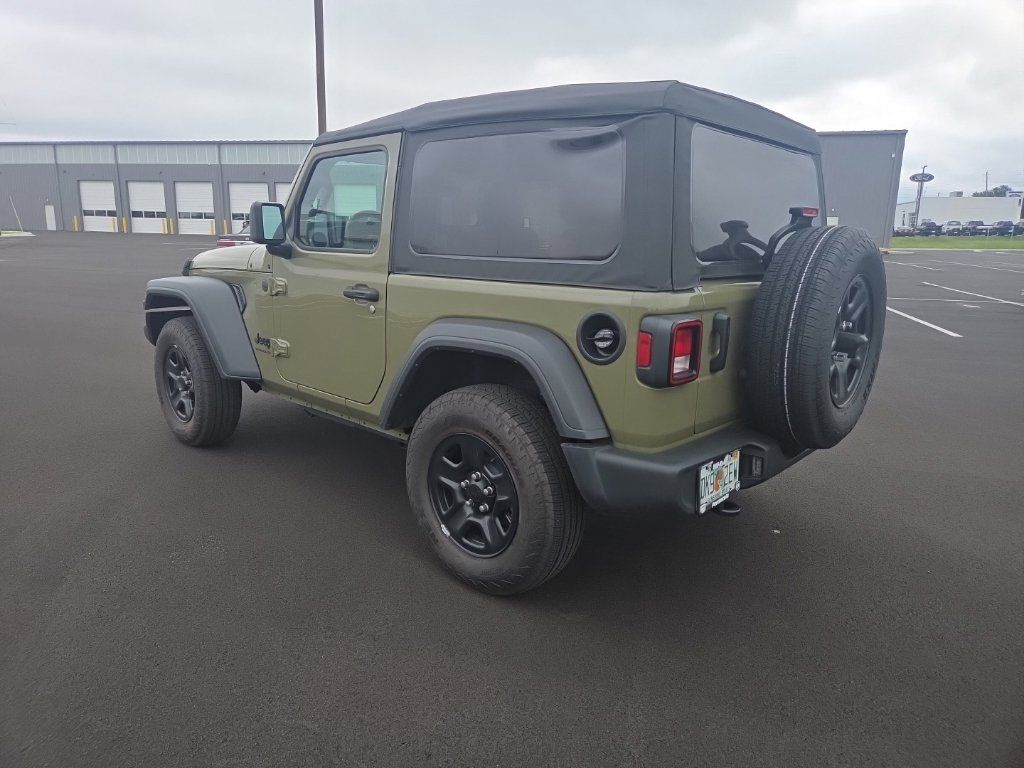 Used 2025 Jeep Wrangler Sport AWD/4WD image 11