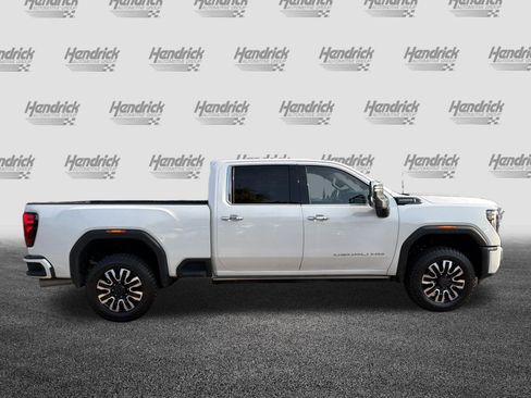 Used 2024 GMC Sierra 3500 Denali Ultimate AWD/4WD image 11