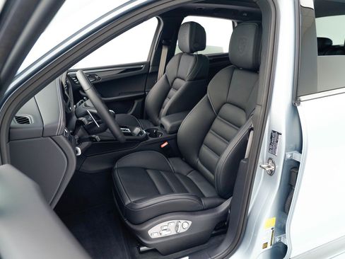 Certified 2026 Porsche Macan S AWD/4WD image 5