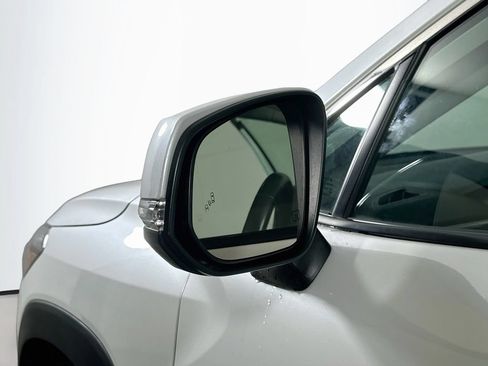 Used 2023 Toyota Corolla Cross XLE FWD image 36