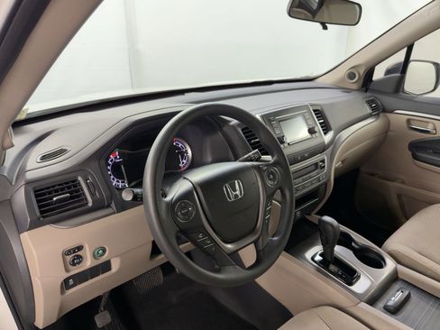 Certified 2017 Honda Pilot LX image 4