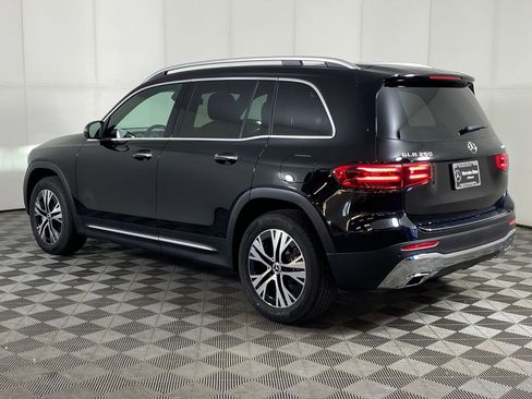 New 2025 Mercedes-Benz GLB 250 4MATIC image 3
