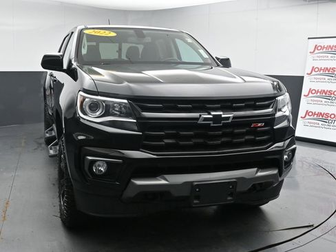 Used 2022 Chevrolet Colorado Z71 w/ Z71 Midnight Edition image 3