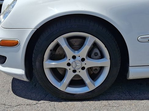 Used 2007 Mercedes-Benz C 230 Sedan image 9