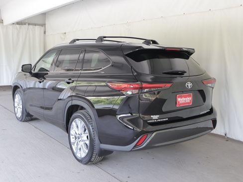 Used 2023 Toyota Highlander Limited AWD/4WD image 25