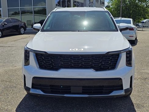 Used 2024 Kia Sorento S FWD image 2