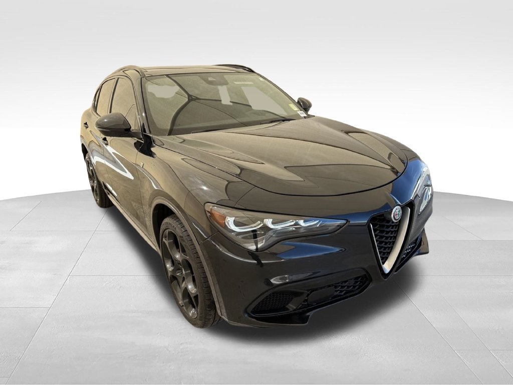 Used 2024 Alfa Romeo Stelvio Ti w/ Performance Driving Package AWD/4WD image 6