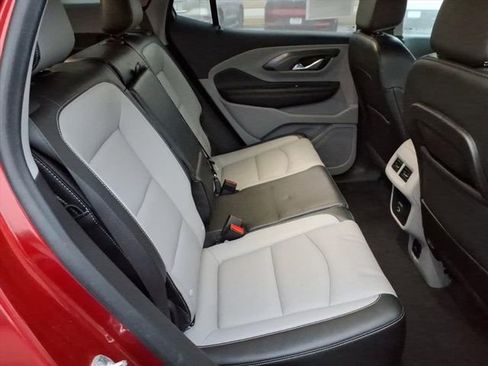 Used 2023 GMC Terrain SLT image 21