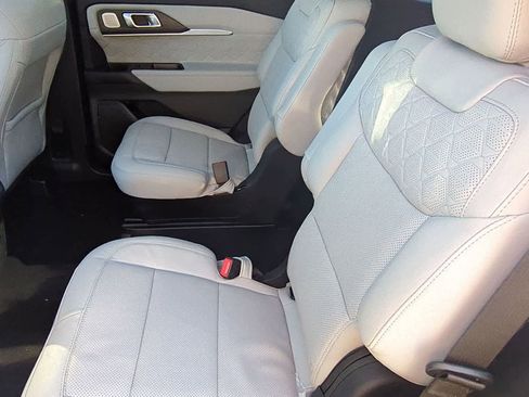 New 2025 Ford Explorer Platinum w/ LUX Leather Package AWD/4WD image 20