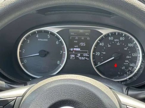 Used 2020 Nissan Versa S FWD image 16