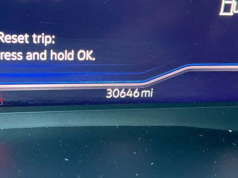 Used 2023 Volkswagen Atlas Cross Sport SEL image 25