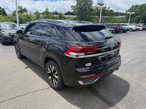 Used 2021 Volkswagen Atlas Cross Sport SE AWD/4WD image 2