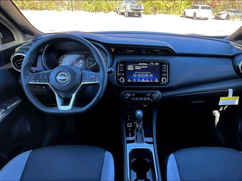 New 2024 Nissan Kicks SR w/ SR Premium Package image 11