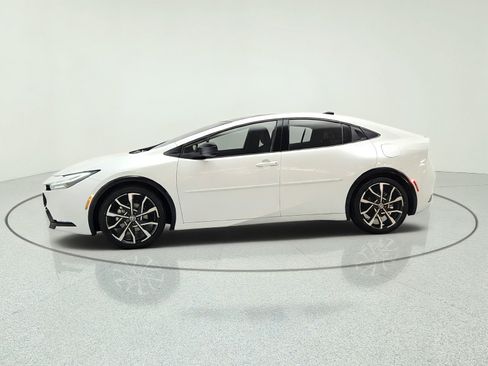 Used 2024 Toyota Prius Prime FWD image 8