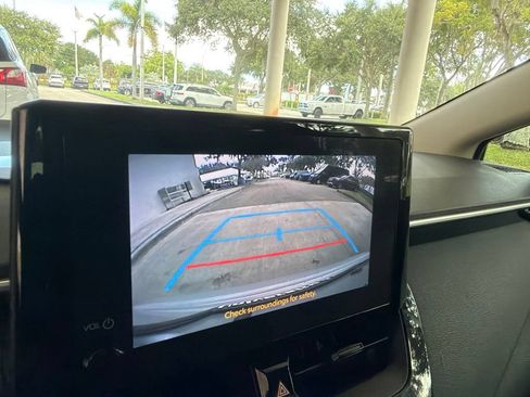 Used 2023 Toyota Corolla LE FWD image 10