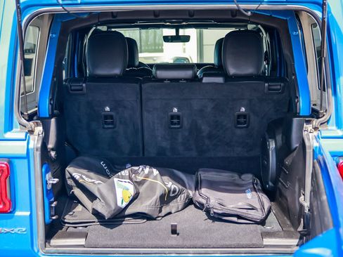 Used 2022 Jeep Wrangler Unlimited Rubicon w/ Cold Weather Group image 28