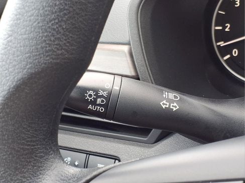 Used 2025 Nissan Altima 2.5 SV FWD image 19