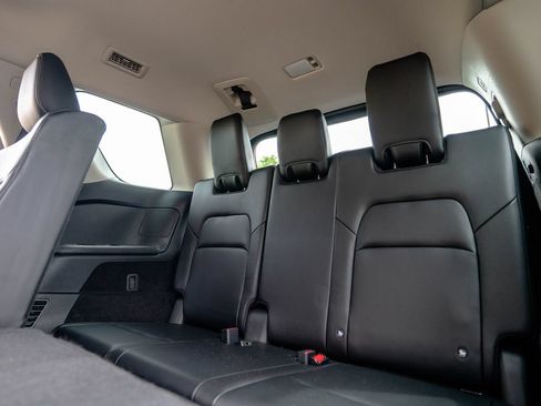 Used 2023 Nissan Pathfinder SL FWD image 38