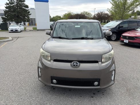 Used 2013 Scion xB FWD image 2