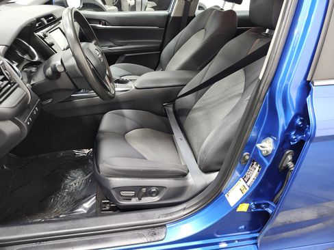 Used 2019 Toyota Camry LE image 21